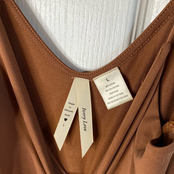 Rust/Dirt Brown Short Cut-Out Dress. Size Large. - Picture 4 of 4